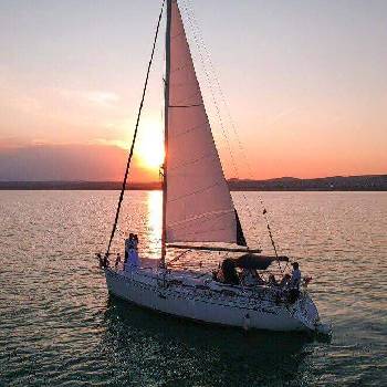 Naplemente t�ra haj�val